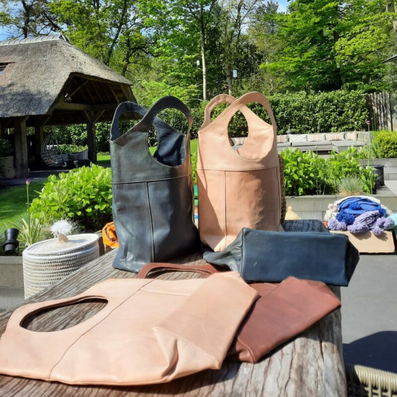 Brown leather handbag - outside