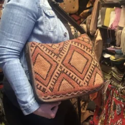 Leren schoudertas met kelim