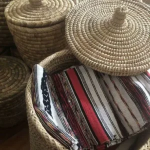 Als je op zoek bent naar unieke en authentieke woonaccessoires die jouw huis karakter geven, dan is HelpLocalwithLove de webshop waar je moet zijn